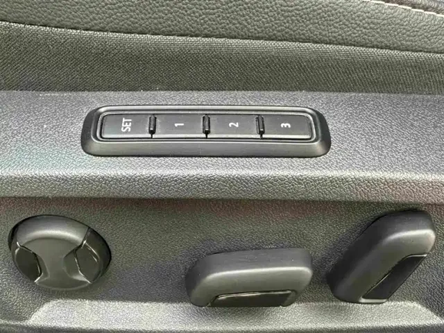 Volkswagen Passat — Фото автомобиля 11