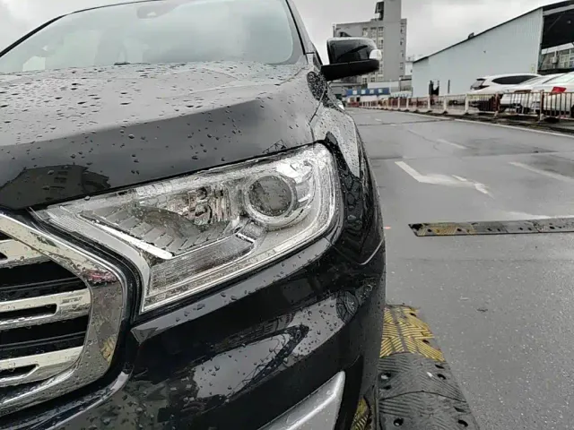 Ford Everest — Фото автомобиля 23
