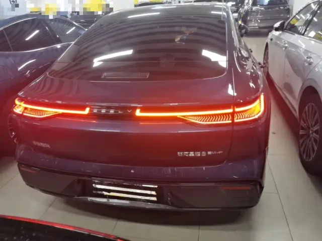 Geely Galaxy Xingyao 8 — Фото автомобиля 5