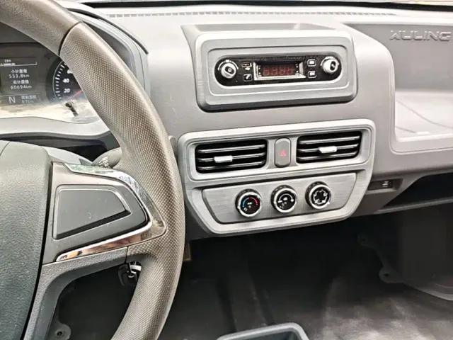 Wuling Yangguang — Фото автомобиля 12