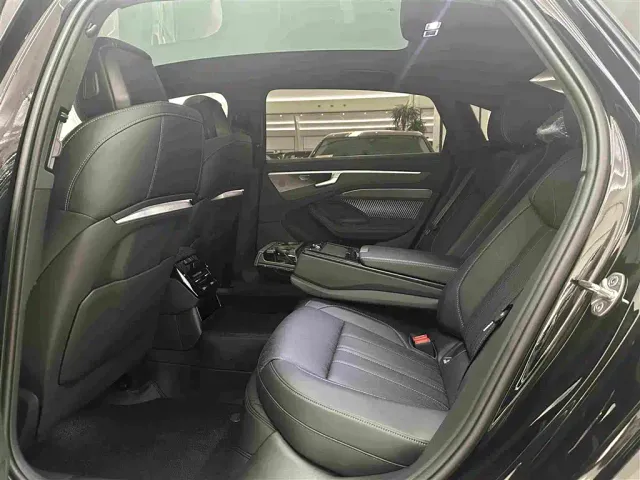 Audi A6L — Фото автомобиля 12