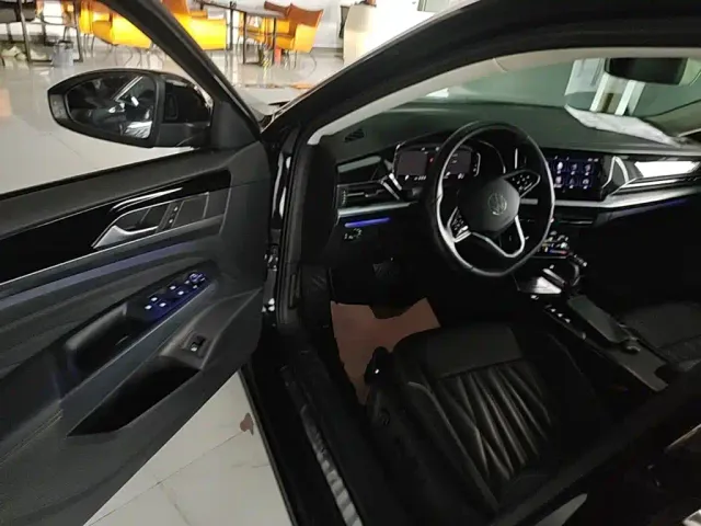 Volkswagen Passat — Фото автомобиля 15