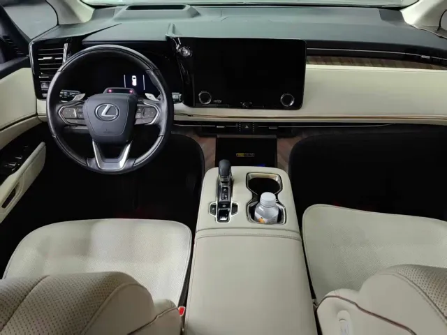 Lexus LM — Фото автомобиля 5