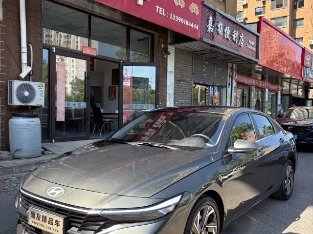 Фотография автомобиля — Hyundai Elantra
