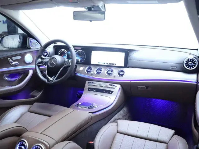 Mercedes-Benz E-Class — Фото автомобиля 20