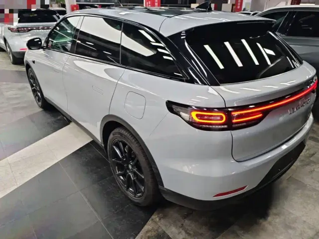 Leapmotor C11 — Фото автомобиля 4