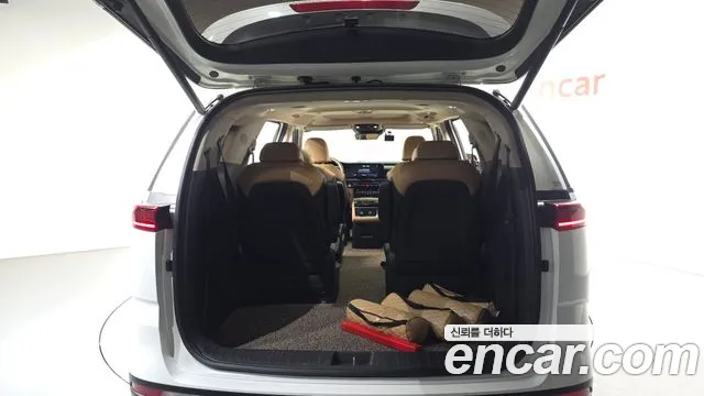 Kia Carnival 4th Gen — Фото автомобиля 25