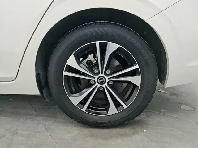 Nissan Sylphy — Фото автомобиля 12