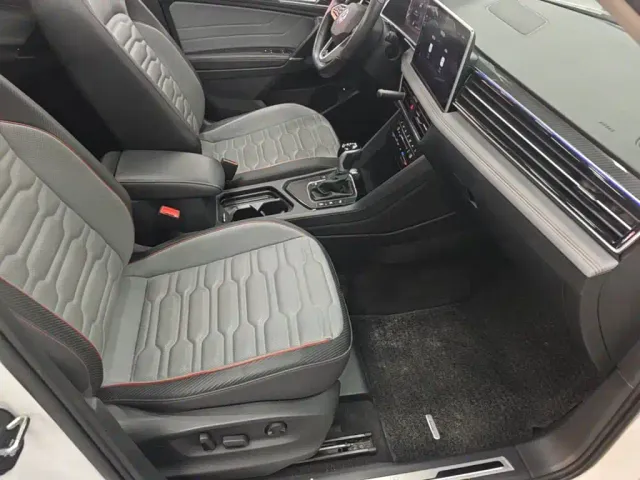 Volkswagen Tiguan L — Фото автомобиля 24