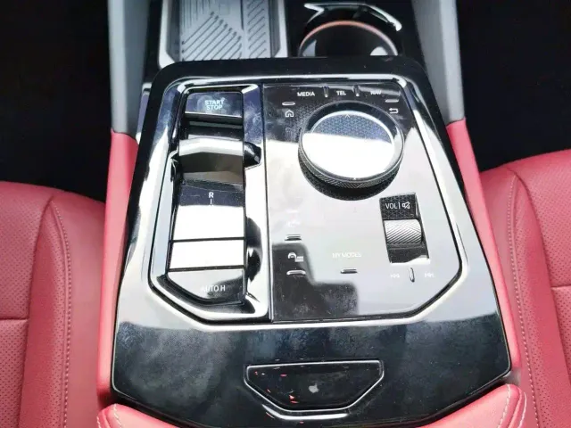 BMW i5 — Фото автомобиля 14