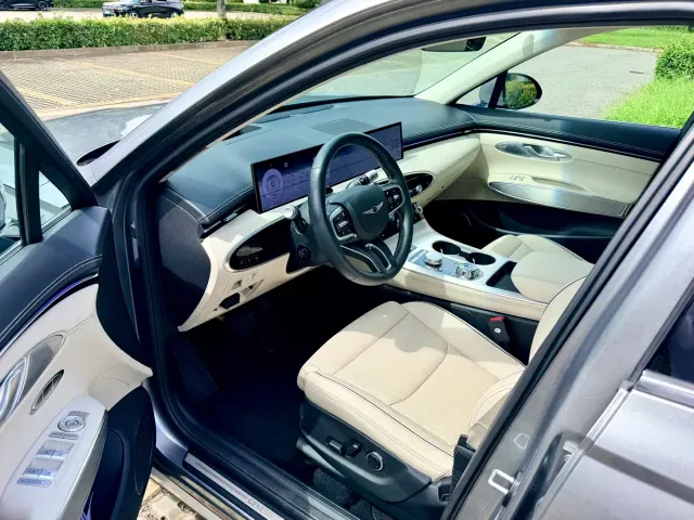 Genesis GV70 — Фото автомобиля 7