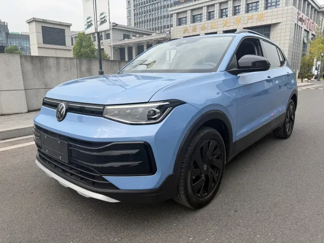 Фотография автомобиля — Volkswagen Tharu