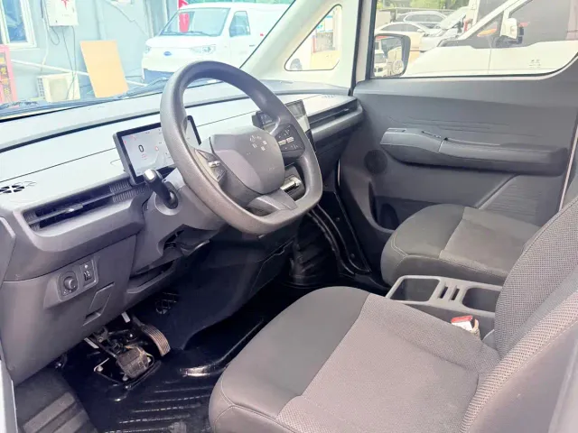Kaven Auto Lefu 2025 Joy Ride Edition (Fu Version with Clear Windows) Aiyike 50.23KWh — Фото автомобиля 9