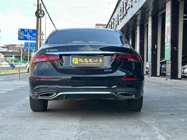 Mercedes-Benz E-Class — Фото автомобиля 5