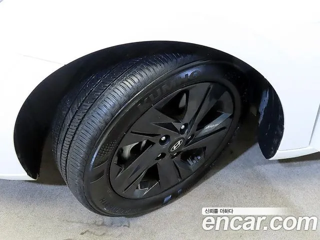 Hyundai AVANTE Новый Avante (CN7) — Фото автомобиля 20