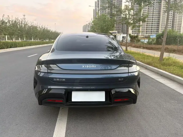Xiaomi SU7 — Фото автомобиля 8