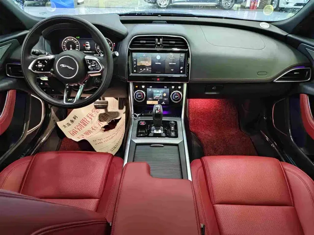 Jaguar XEL — Фото автомобиля 6
