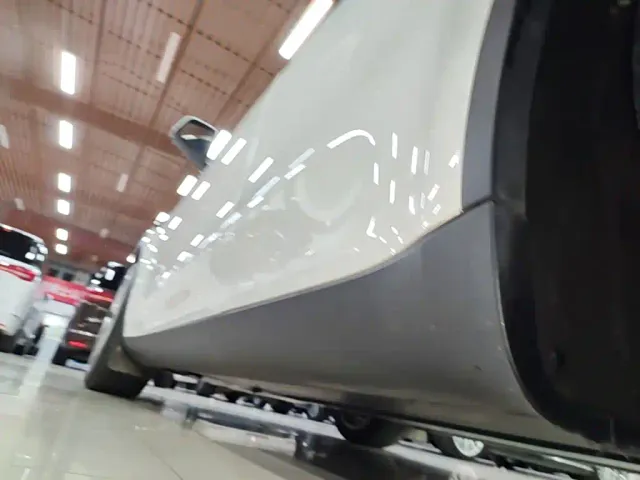 Tesla Model Y — Фото автомобиля 21