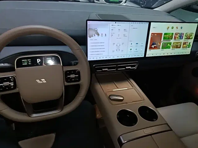 Li Auto MEGA — Фото автомобиля 9