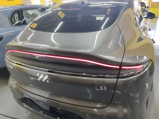 IM Motors LS6 — Фото автомобиля 5