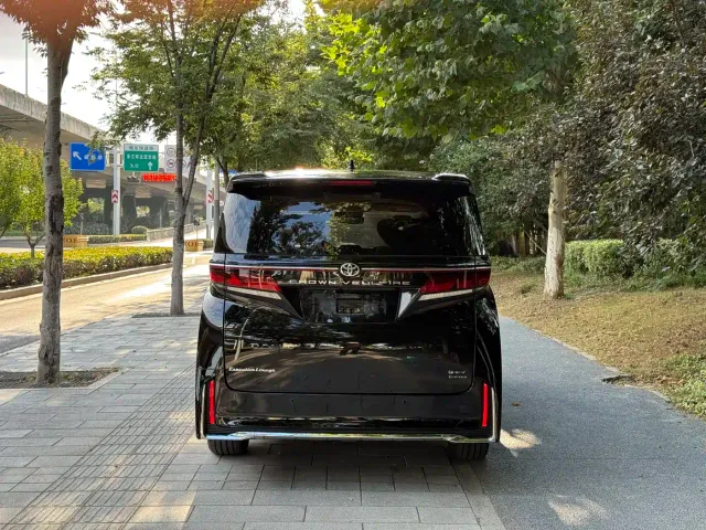 Toyota Vellfire — Фото автомобиля 7