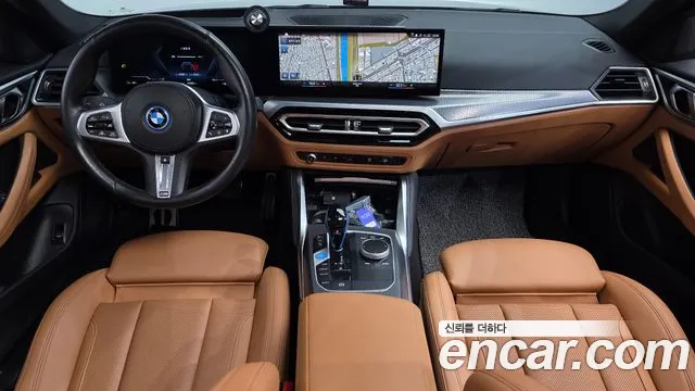 BMW i4 — Фото автомобиля 7