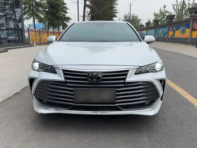 Toyota Avalon — Фото автомобиля 3