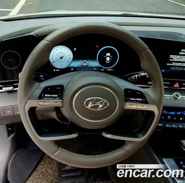 Hyundai AVANTE Avante (CN7) — Фото автомобиля 12