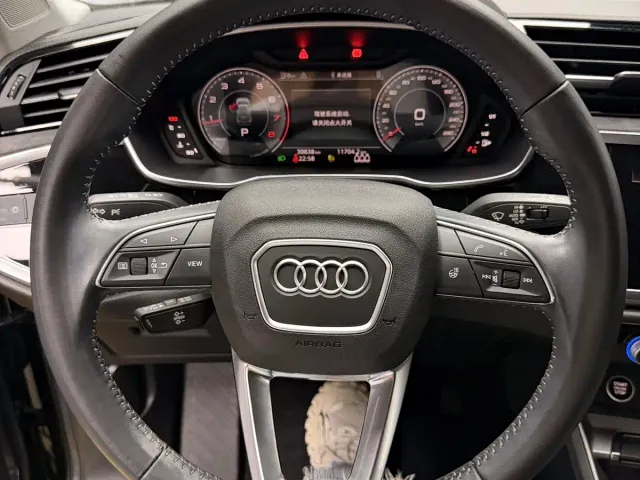 Audi Q3 — Фото автомобиля 15