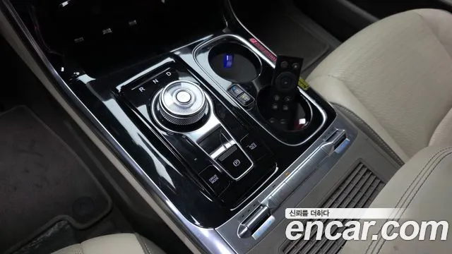 Kia Canival Carnival 4 поколение Бензин 9 мест Hi-Limousine — Фото автомобиля 3