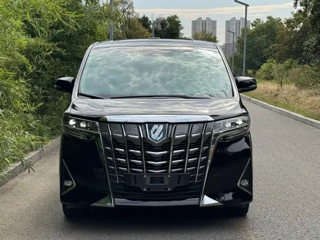 Toyota Alphard — Фото автомобиля 2
