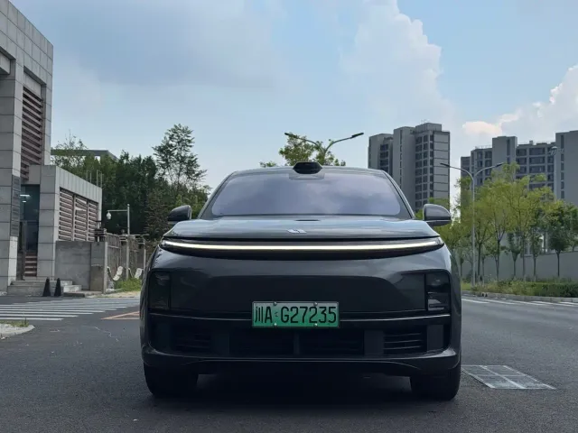 Li Auto L7 — Фото автомобиля 2