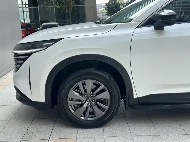 Nissan Terra — Фото автомобиля 5