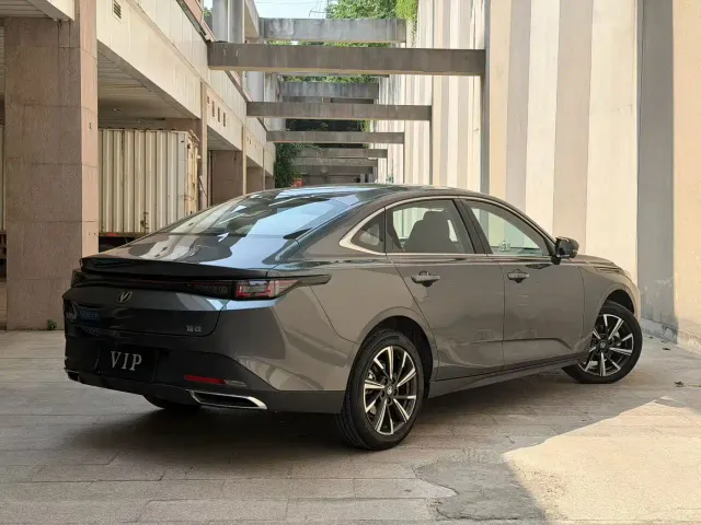 Changan Eado — Фото автомобиля 7
