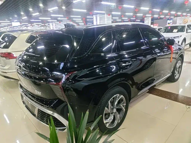 Hongqi HS3 PHEV — Фото автомобиля 6