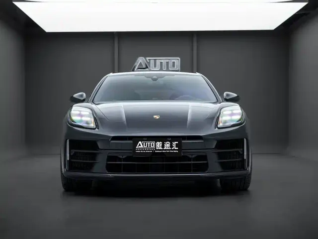 Porsche Panamera — Фото автомобиля 2