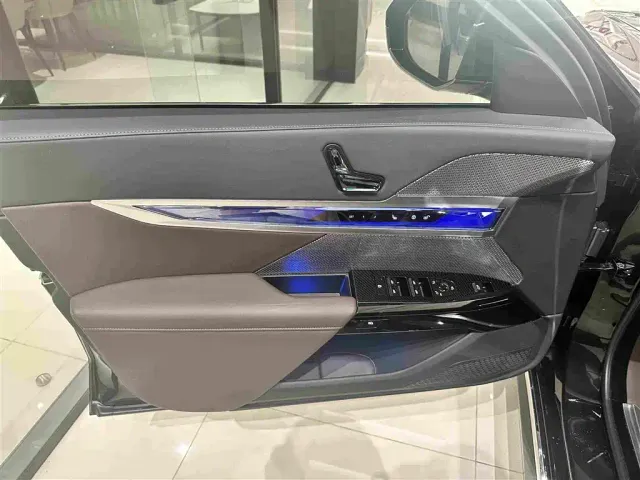 BMW 7 Series — Фото автомобиля 7