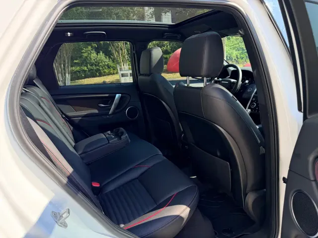 Land Rover Discovery Sport — Фото автомобиля 16