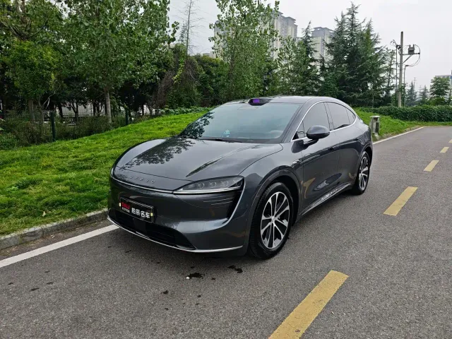 Фотография автомобиля — Luxeed R7