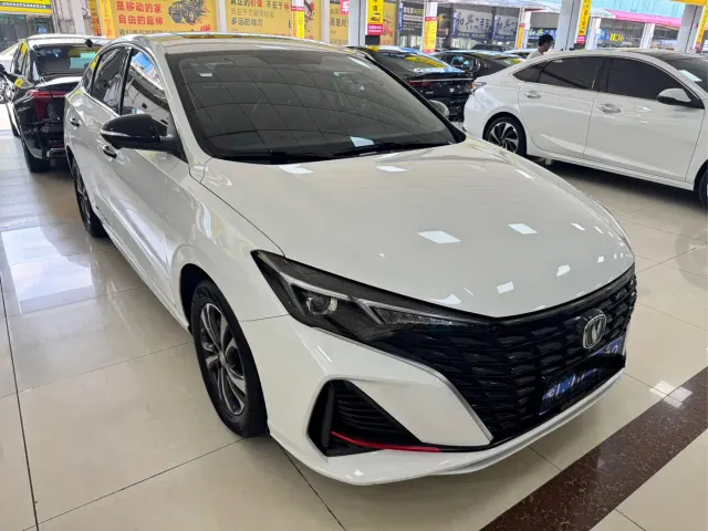 Changan Eado — Фото автомобиля 3