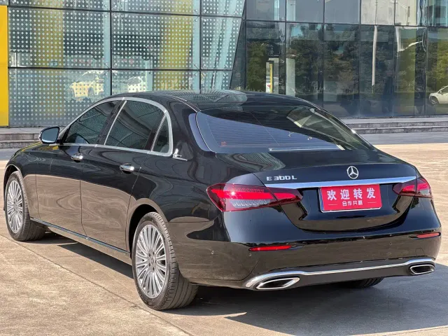 Mercedes-Benz E-Class — Фото автомобиля 6