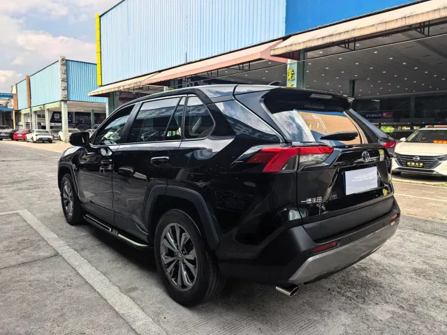 Toyota RAV4 — Фото автомобиля 13