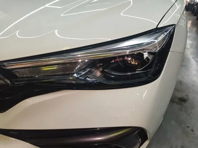 Roewe i5 — Фото автомобиля 23