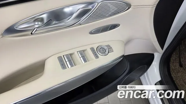 Genesis GV70 — Фото автомобиля 27