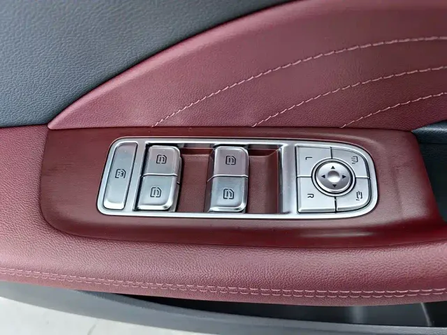 Hongqi H5 — Фото автомобиля 9