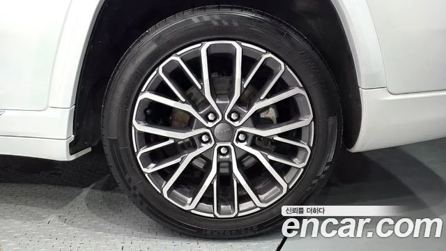 Jeep Cherokee WL — Фото автомобиля 21