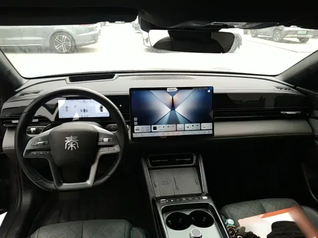 BYD Qin L — Фото автомобиля 9