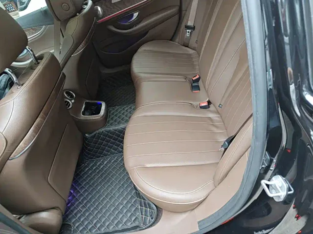 Mercedes-Benz E-Class — Фото автомобиля 16
