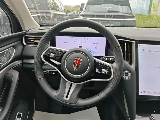 Hongqi HS7 PHEV — Фото автомобиля 10