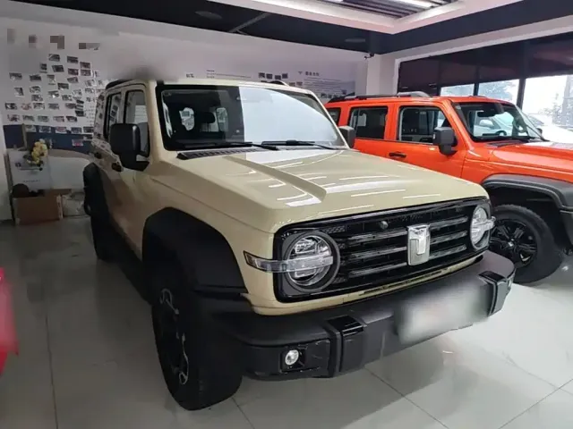 Tank Tank 300 New Energy 2025 Hi4-T — Фото автомобиля 3
